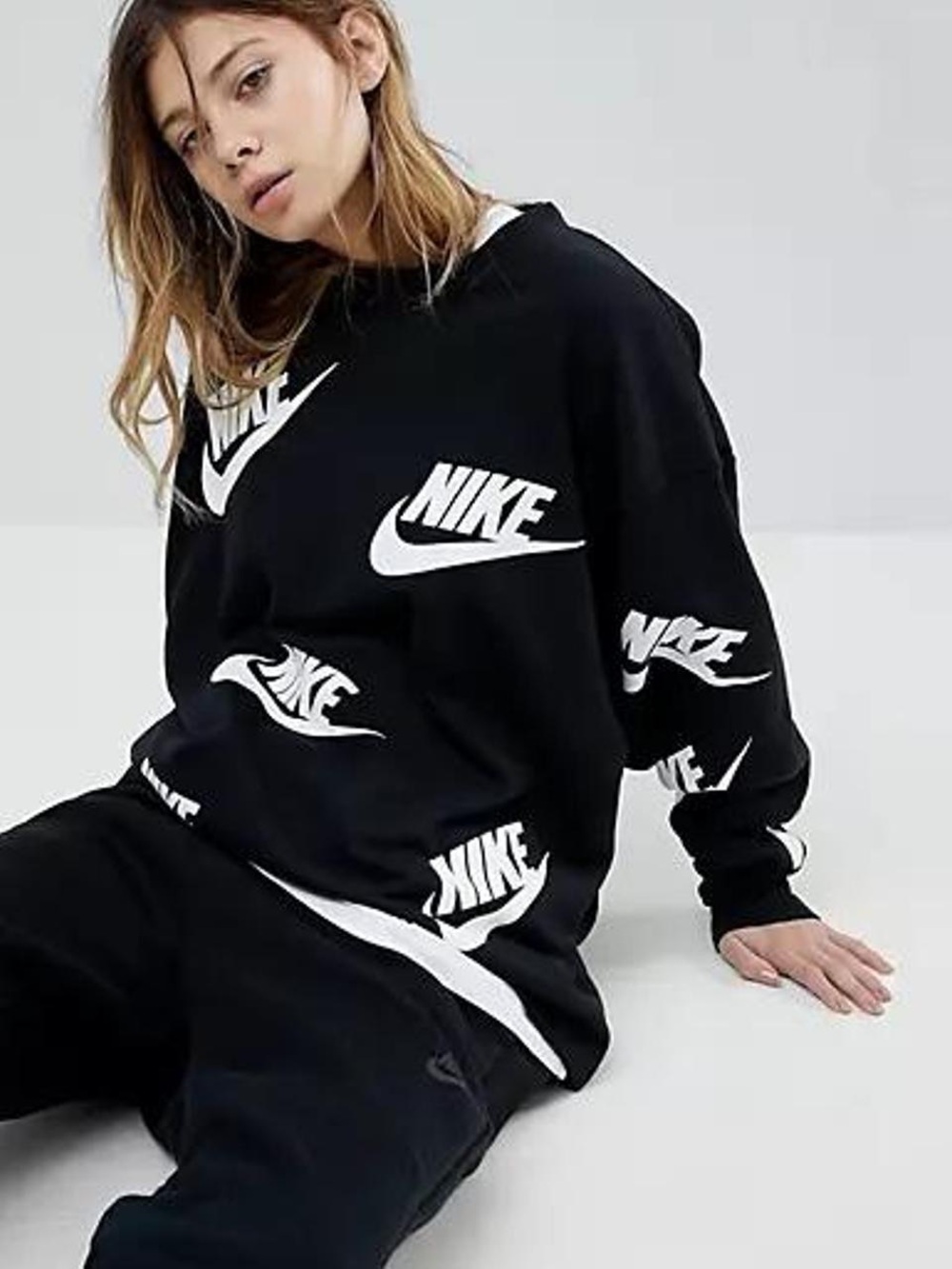 Nike NSW Futura Toss Logo Crewneck Sweatshirt Black White Oversized Large